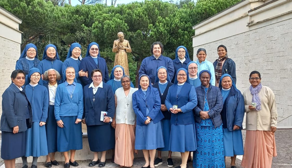 MÊS FORMATIVO DAS JUBILANDAS DE 25 ANOS: "DISCÍPULAS JUBILARES NO CAMINHO DA ESPERANÇA" MÊS FORMATIVO DAS JUBILANDAS DE 25 ANOS: "DISCÍPULAS JUBILARES NO CAMINHO DA ESPERANÇA"